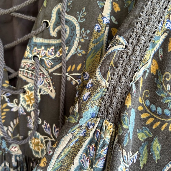 Free People mini dress or Tunic style 33” length. Paisley knit trim lace up neck - Picture 9 of 10